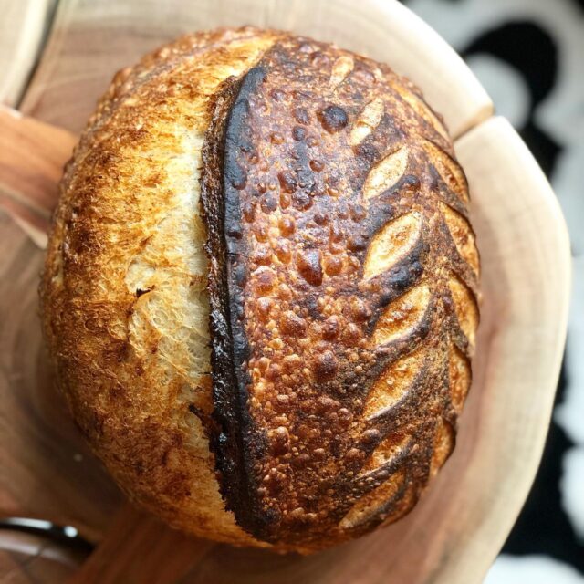 Classic Sourdough with @centralmilling type 80 and @tehachapigrainproject red fife flours! Who’s ready for the weekend?!